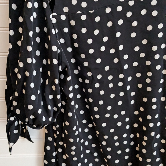 Dolce & Gabbana Black And White Polka Dot Silk Short Sleeve Blouse(10)46 - Picture 6 of 9